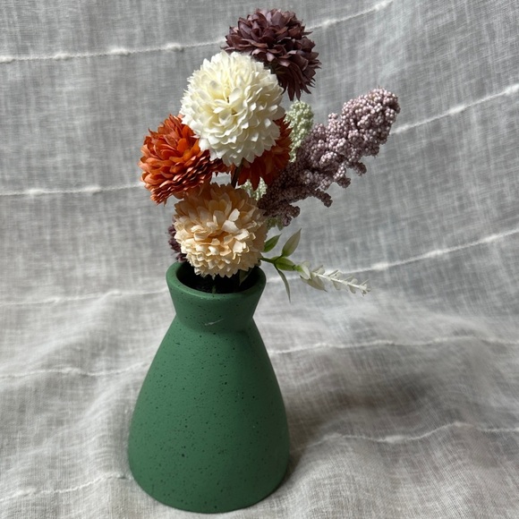 Green Speckled Vase with Multicolor Artificial Flowers Purple Orange Peach Cream - Picture 5 of 11